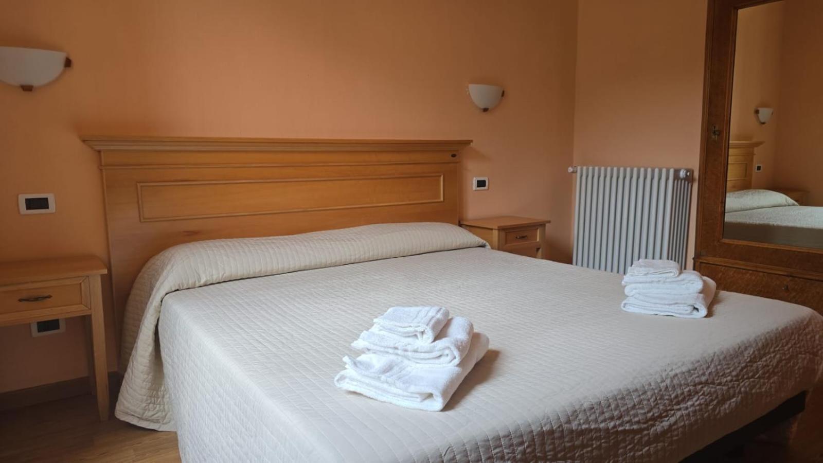 Albergo Minetto Martina Olba Exteriör bild