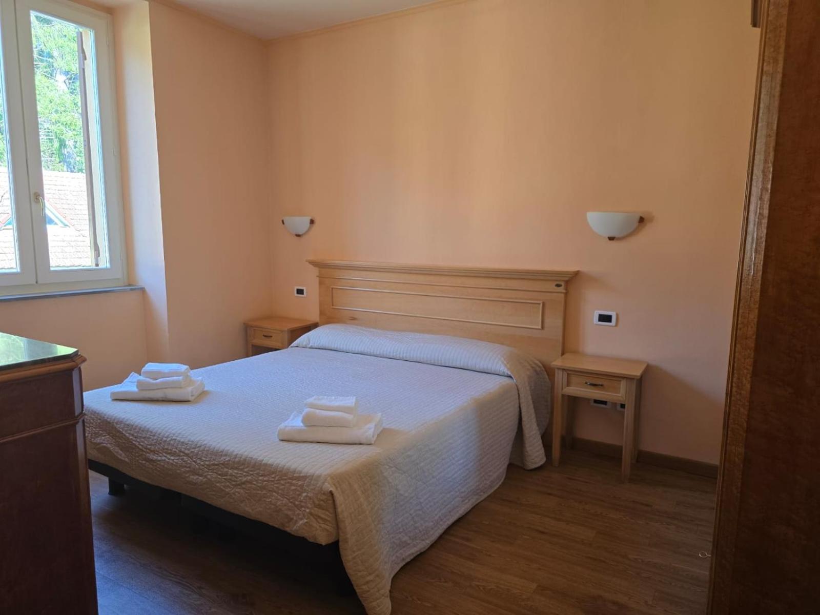 Albergo Minetto Martina Olba Exteriör bild